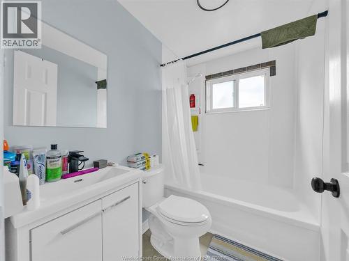 751 Windsor Avenue, Windsor, ON - Indoor Photo Showing Bathroom