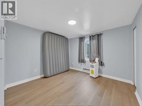 751 Windsor Avenue, Windsor, ON - Indoor Photo Showing Other Room