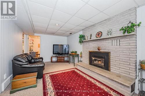 392 Imperial Road S, Guelph (Willow West/Sugarbush/West Acres), ON - Indoor Photo Showing Living Room With Fireplace