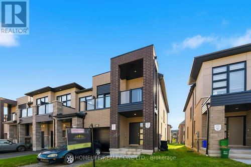10 Harvey Bunker Crescent, Markham, ON - Outdoor With Facade