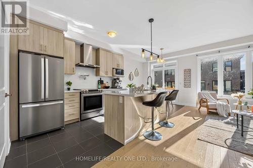 10 Harvey Bunker Crescent, Markham, ON - Indoor Photo Showing Kitchen With Upgraded Kitchen