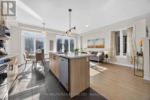 10 Harvey Bunker Crescent, Markham, ON - Indoor Photo Showing Kitchen