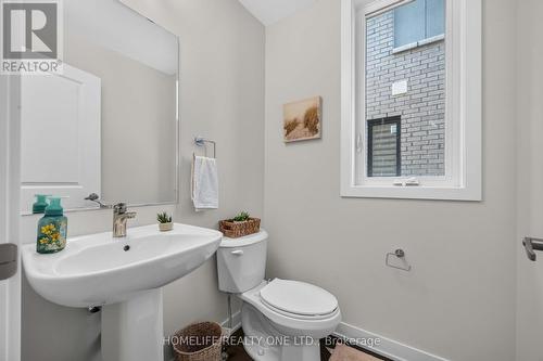 10 Harvey Bunker Crescent, Markham, ON - Indoor Photo Showing Bathroom