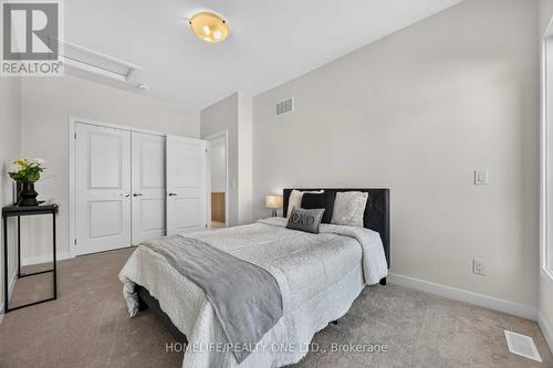 10 Harvey Bunker Crescent, Markham, ON - Indoor Photo Showing Bedroom