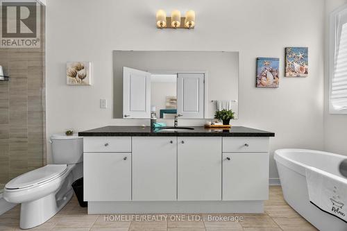 10 Harvey Bunker Crescent, Markham, ON - Indoor Photo Showing Bathroom