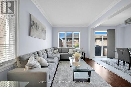 5517 Meadowcrest Avenue, Mississauga, ON - Indoor Photo Showing Living Room