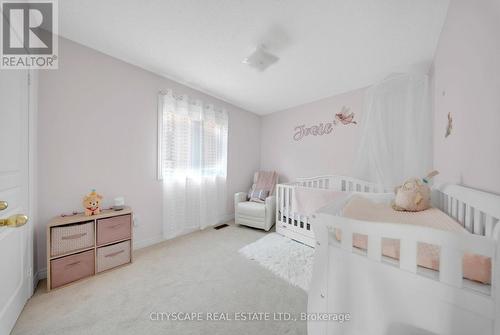 5517 Meadowcrest Avenue, Mississauga, ON - Indoor Photo Showing Bedroom
