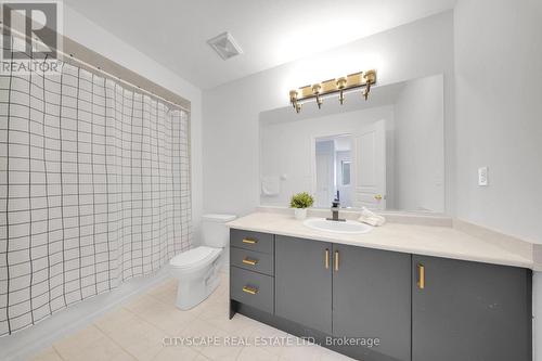 5517 Meadowcrest Avenue, Mississauga, ON - Indoor Photo Showing Bathroom