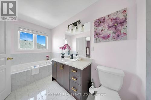 5517 Meadowcrest Avenue, Mississauga, ON - Indoor Photo Showing Bathroom