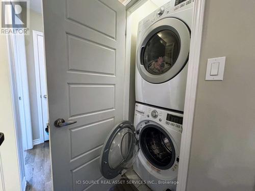 543 Goldenrod Lane, Kitchener, ON - Indoor Photo Showing Laundry Room
