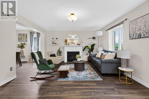 10 Birchall Lane, St. Thomas, ON - Indoor Photo Showing Living Room With Fireplace
