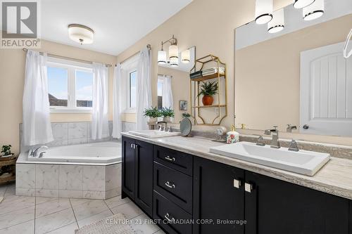 10 Birchall Lane, St. Thomas, ON - Indoor Photo Showing Bathroom