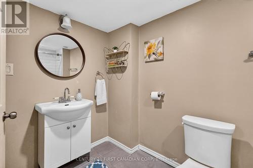 10 Birchall Lane, St. Thomas, ON - Indoor Photo Showing Bathroom