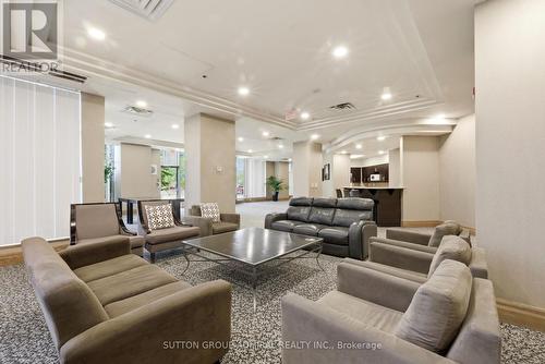 1403 - 5500 Yonge Street, Toronto, ON - Indoor Photo Showing Living Room