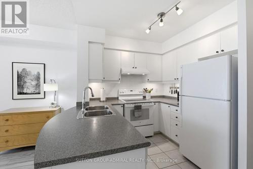 1403 - 5500 Yonge Street, Toronto, ON - Indoor Photo Showing Kitchen With Double Sink