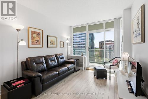 1403 - 5500 Yonge Street, Toronto, ON - Indoor Photo Showing Living Room