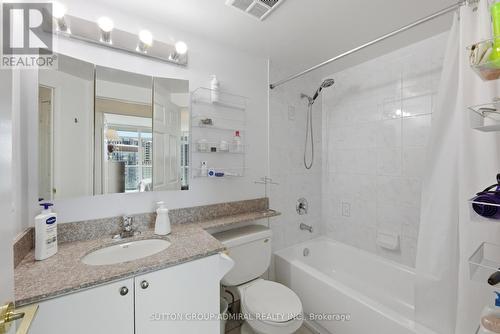 1403 - 5500 Yonge Street, Toronto, ON - Indoor Photo Showing Bathroom