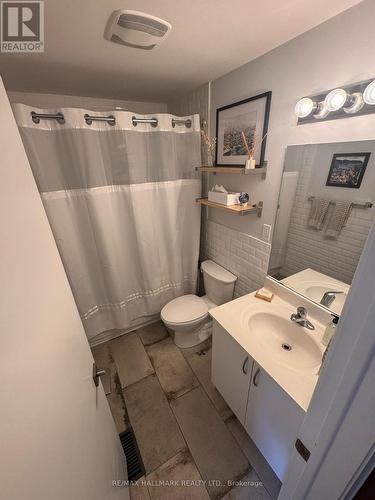 LOWER - 10 HAMILTON STREET , Toronto, Ontario M4M 2C5 5