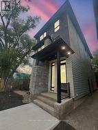 4 - 300 ELMGROVE AVENUE Ottawa, ON K1Z 6V1