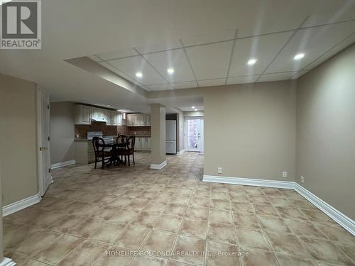 33 HAMMERSTONE CRESCENT , Vaughan, Ontario L4J 8B4 5