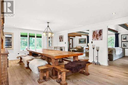 1076 Beaver Lane, Springwater, ON 