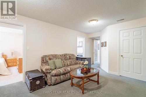 157 Emms Drive, Barrie, ON - Indoor Photo Showing Living Room