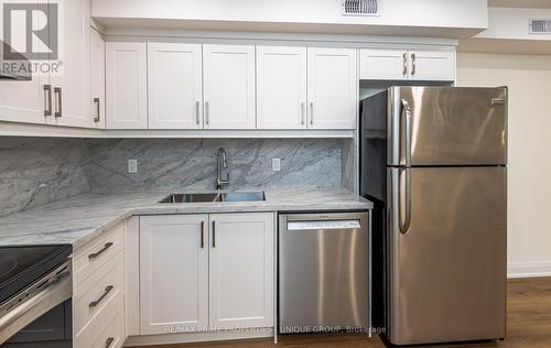3 - 45 ASTORIA AVENUE , Toronto, Ontario M6N 2V6 5