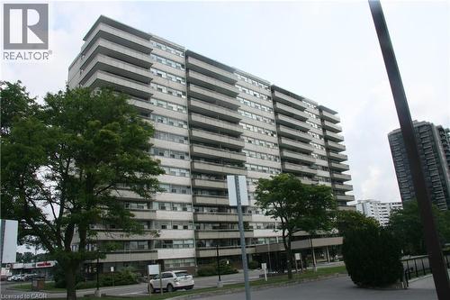215 GLENRIDGE Avenue Unit# 406  St. Catharines, ON L2R 3G7
