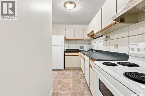 302 345 Kingsmere Boulevard, Saskatoon, SK - Indoor Photo Showing Kitchen