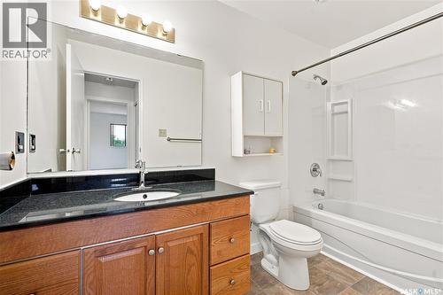 302 345 Kingsmere Boulevard, Saskatoon, SK - Indoor Photo Showing Bathroom