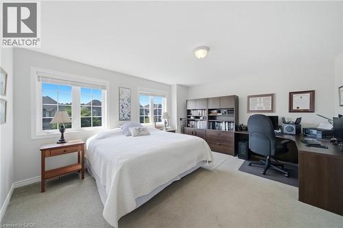 401 Valridge Drive, Ancaster, ON - Indoor Photo Showing Bedroom