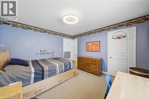 401 Valridge Drive, Ancaster, ON - Indoor Photo Showing Bedroom