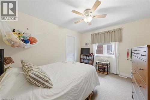 401 Valridge Drive, Ancaster, ON - Indoor Photo Showing Bedroom