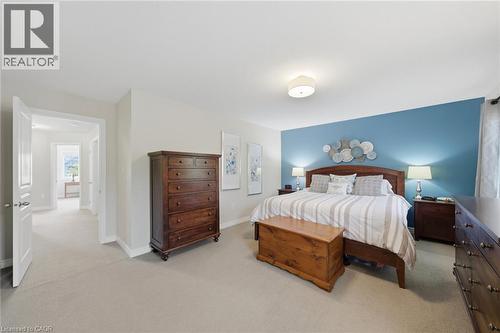 401 Valridge Drive, Ancaster, ON - Indoor Photo Showing Bedroom