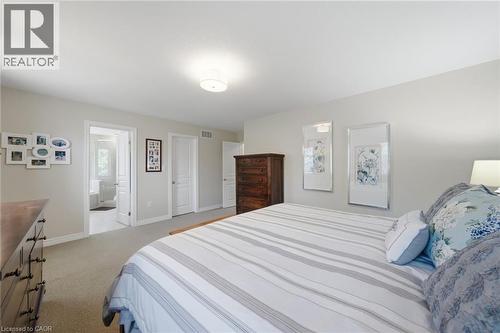 401 Valridge Drive, Ancaster, ON - Indoor Photo Showing Bedroom