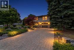 138 BLUERIDGE Avenue  Kitchener, ON N2M 4E1