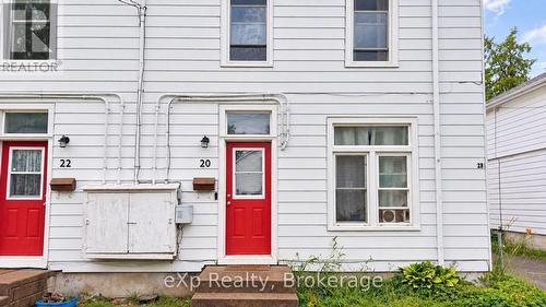 20 CHARLOTTE STREET , Belleville (Belleville Ward), Ontario K8P 1E2 2