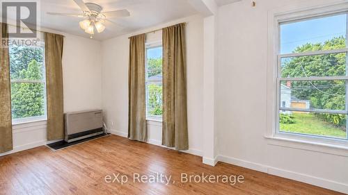 20 CHARLOTTE STREET , Belleville (Belleville Ward), Ontario K8P 1E2 5