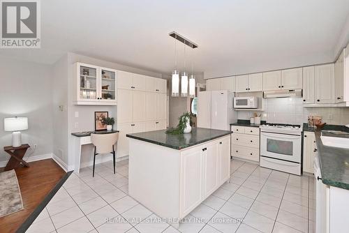 34 Captain Armstrong Lane, Markham, ON - Indoor Photo Showing Kitchen
