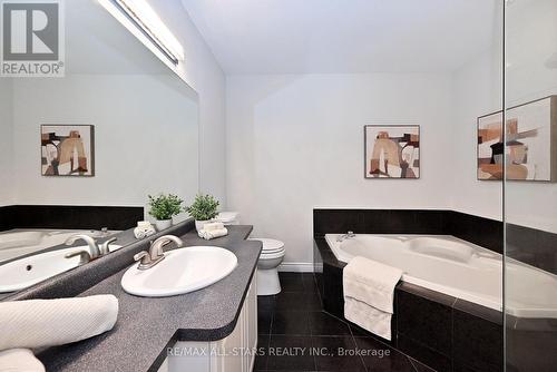 34 Captain Armstrong Lane, Markham, ON - Indoor Photo Showing Bathroom