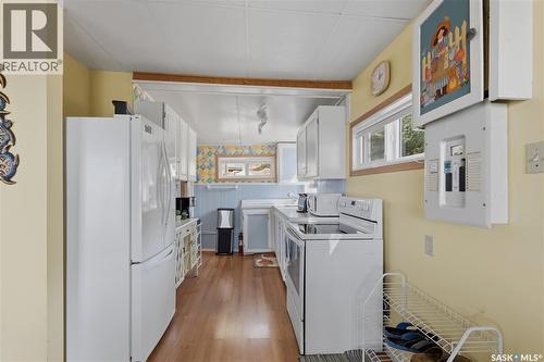 65 Pelican Drive, Pelican Pointe, SK - Indoor Photo Showing Kitchen