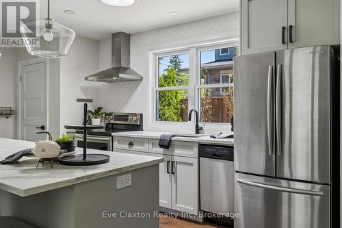 90 Dean Avenue, Guelph (Dovercliffe Park/Old University), ON - Indoor Photo Showing Kitchen