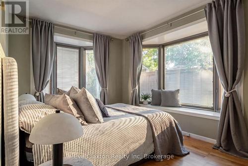 90 Dean Avenue, Guelph (Dovercliffe Park/Old University), ON - Indoor Photo Showing Bedroom