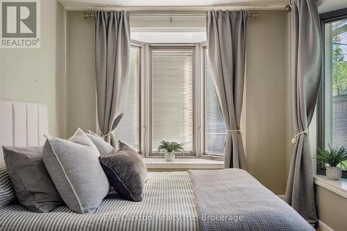 90 Dean Avenue, Guelph (Dovercliffe Park/Old University), ON - Indoor Photo Showing Bedroom