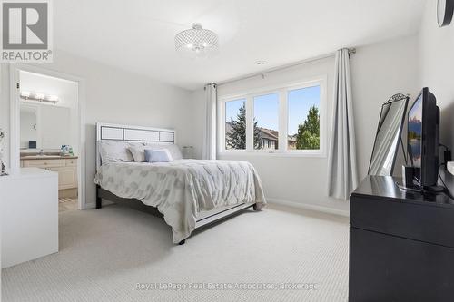 392 Tonelli Lane, Milton, ON - Indoor Photo Showing Bedroom