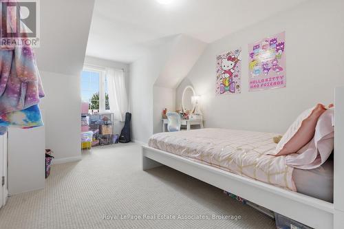 392 Tonelli Lane, Milton, ON - Indoor Photo Showing Bedroom
