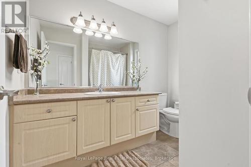 392 Tonelli Lane, Milton, ON - Indoor Photo Showing Other Room