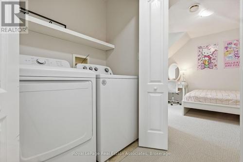 392 Tonelli Lane, Milton, ON - Indoor Photo Showing Laundry Room