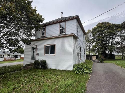 26 Fairview Avenue  Amherst, NS B4H 2Y4