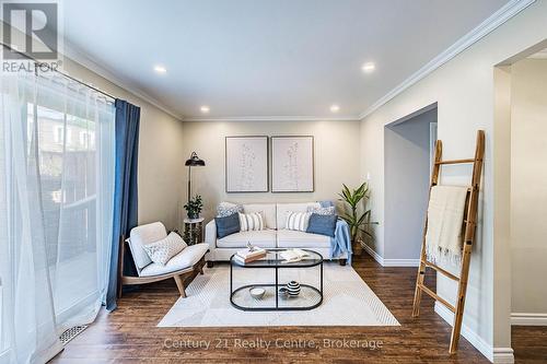1537 Westminster Place, Burlington, ON - Indoor Photo Showing Living Room